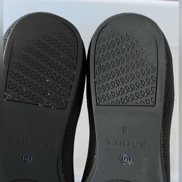 Rothy’s The Flat Black SZ 8, fits like a 7.5! - Picture 5 of 10